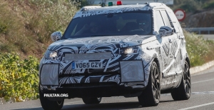 Land Rover Discovery 2017 Spyshot