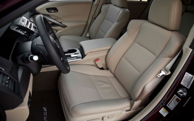 2013-Acura-RDX-водительское сидение