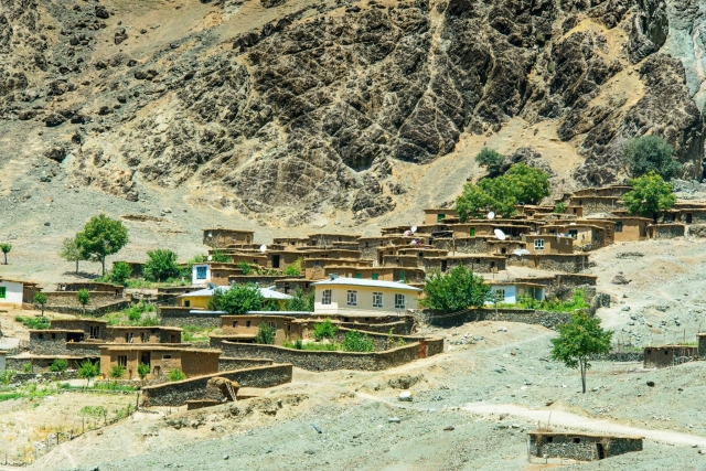 Еще афганская деревня