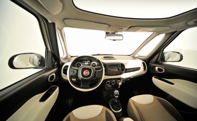 Fiat 500L обзорность