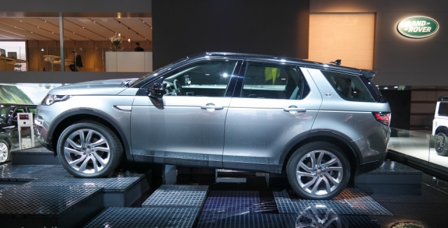 Land Rover Discovery Sport 2015 Premiere ParisMotorShow 2014