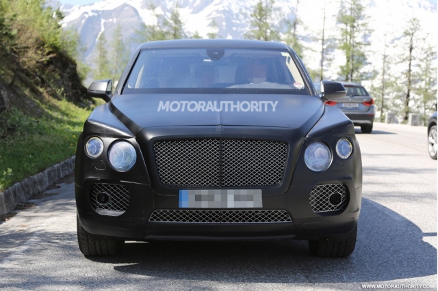 Bentley SUV 2016 Spyshot