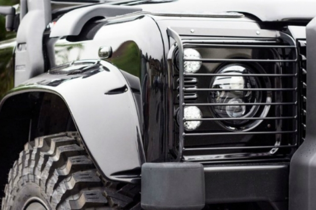 Land Rover Defender Spectre Edition